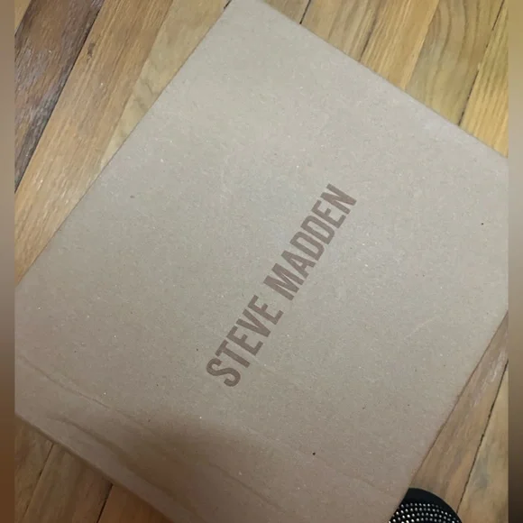 Steve Madden Ankle Midrise Booties - Picture 5 of 7